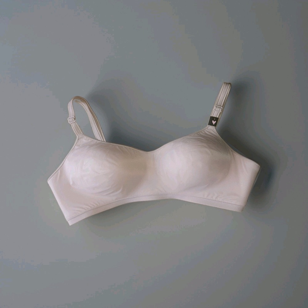 NWT LG Victorias Secret Bra Medium Beige No Wire Lightly Padded Wireless Women